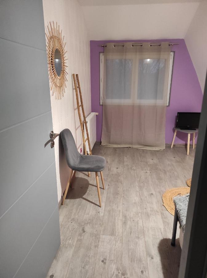 Agreable Et Spacieuse Chambre Familiale Sansac-de-Marmiesse Exterior foto