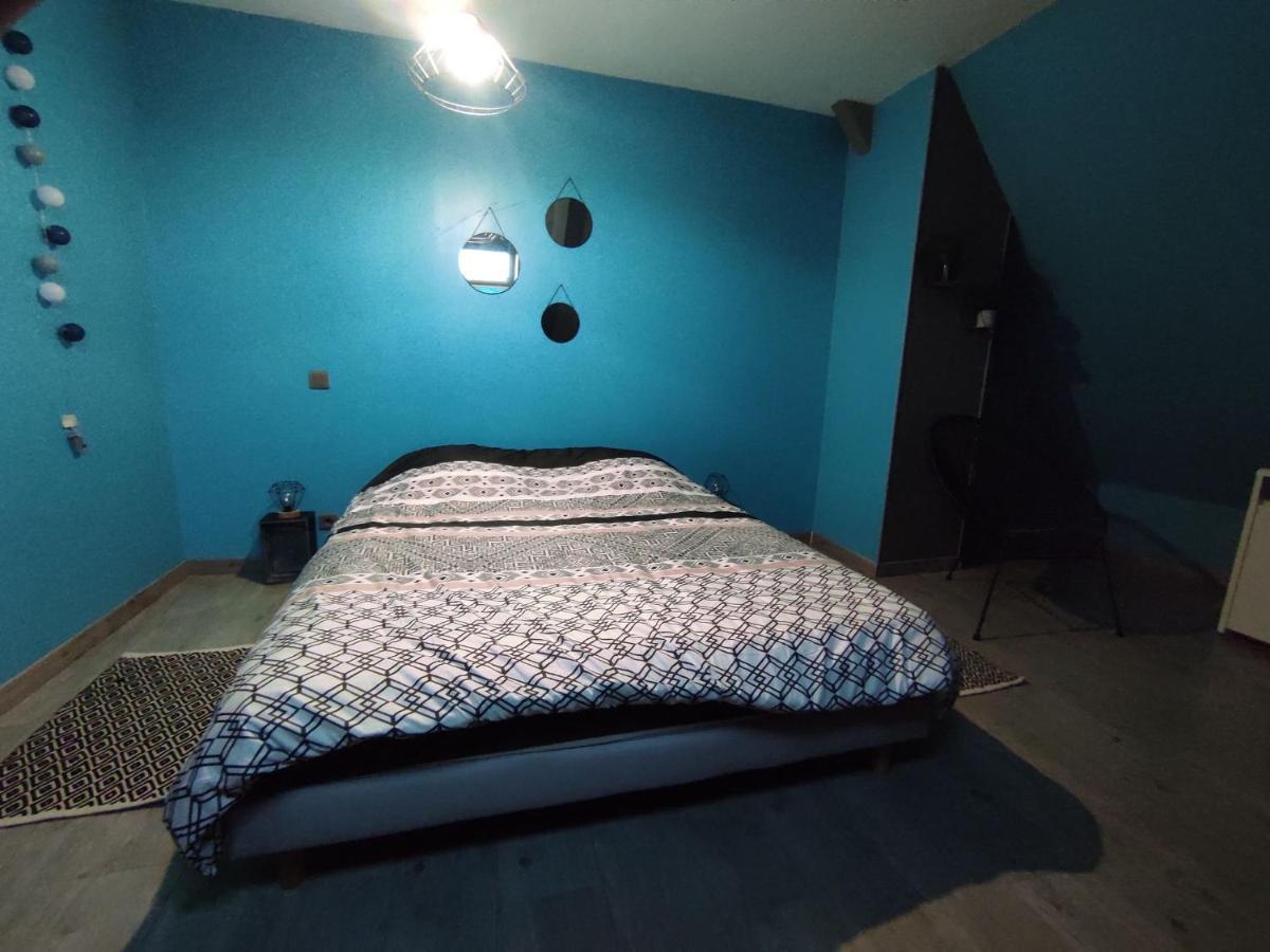 Agreable Et Spacieuse Chambre Familiale Sansac-de-Marmiesse Exterior foto